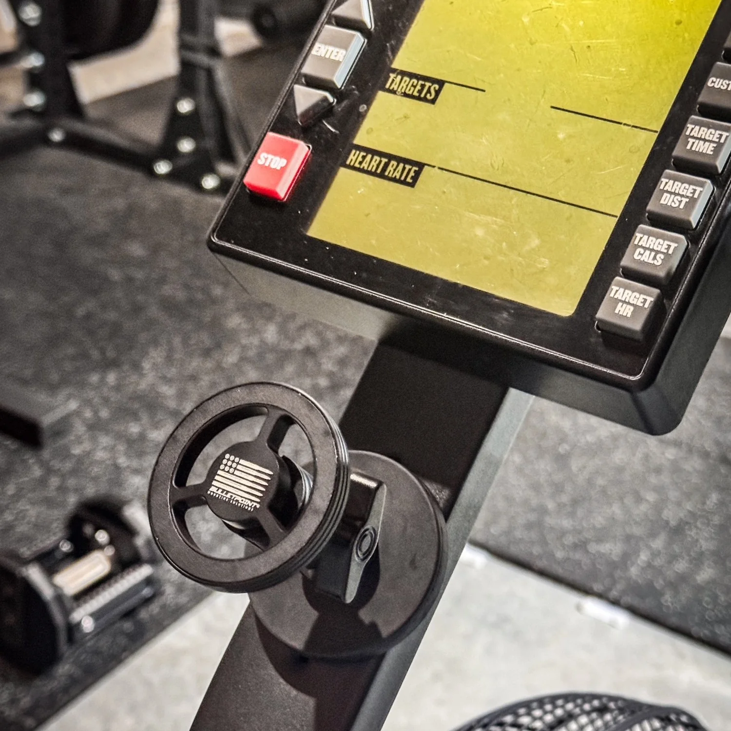 Magnetic Phone Mount for Metal Gym Equipment - Image 3